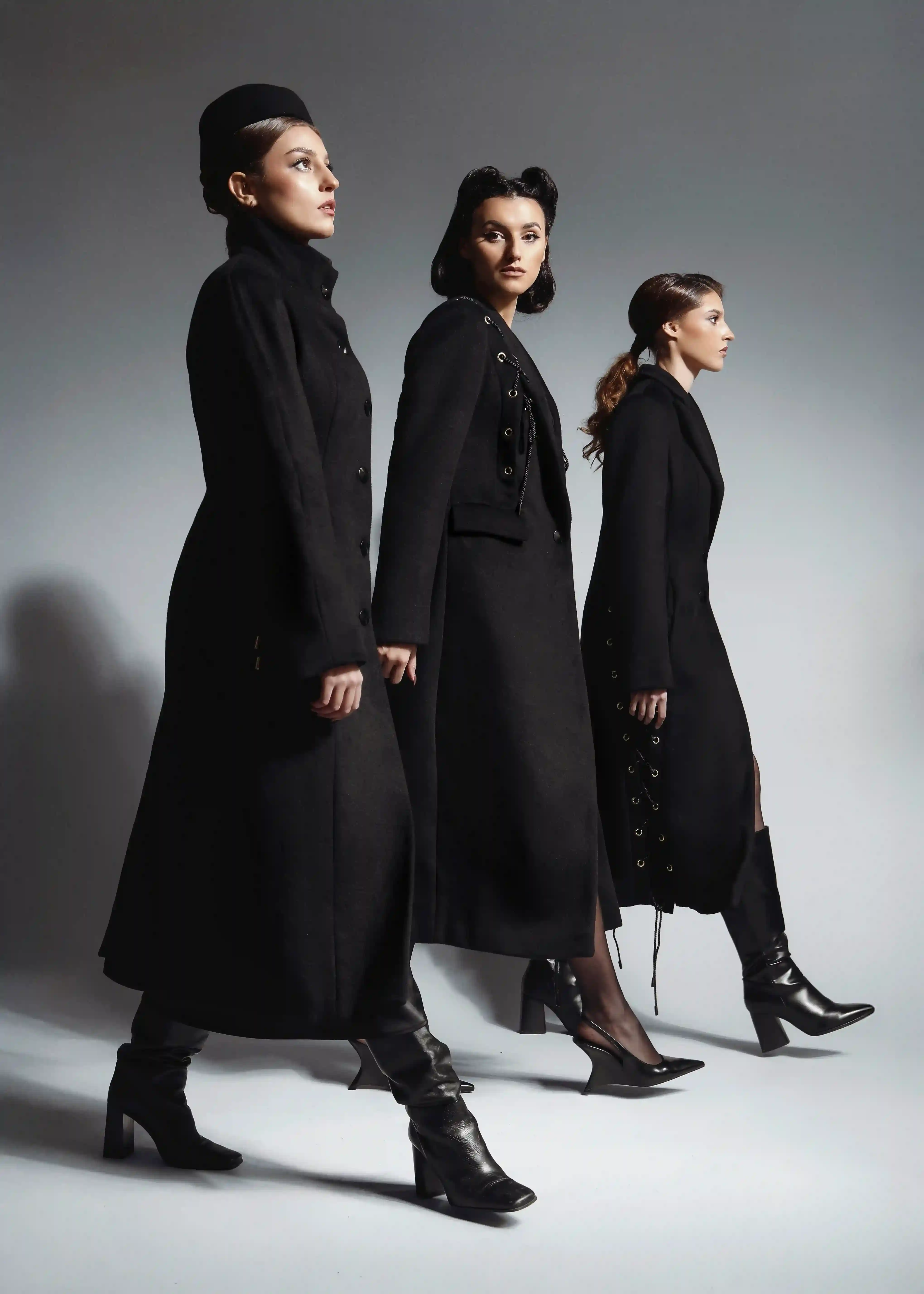 collectionData.looks.set-obsidian.altText