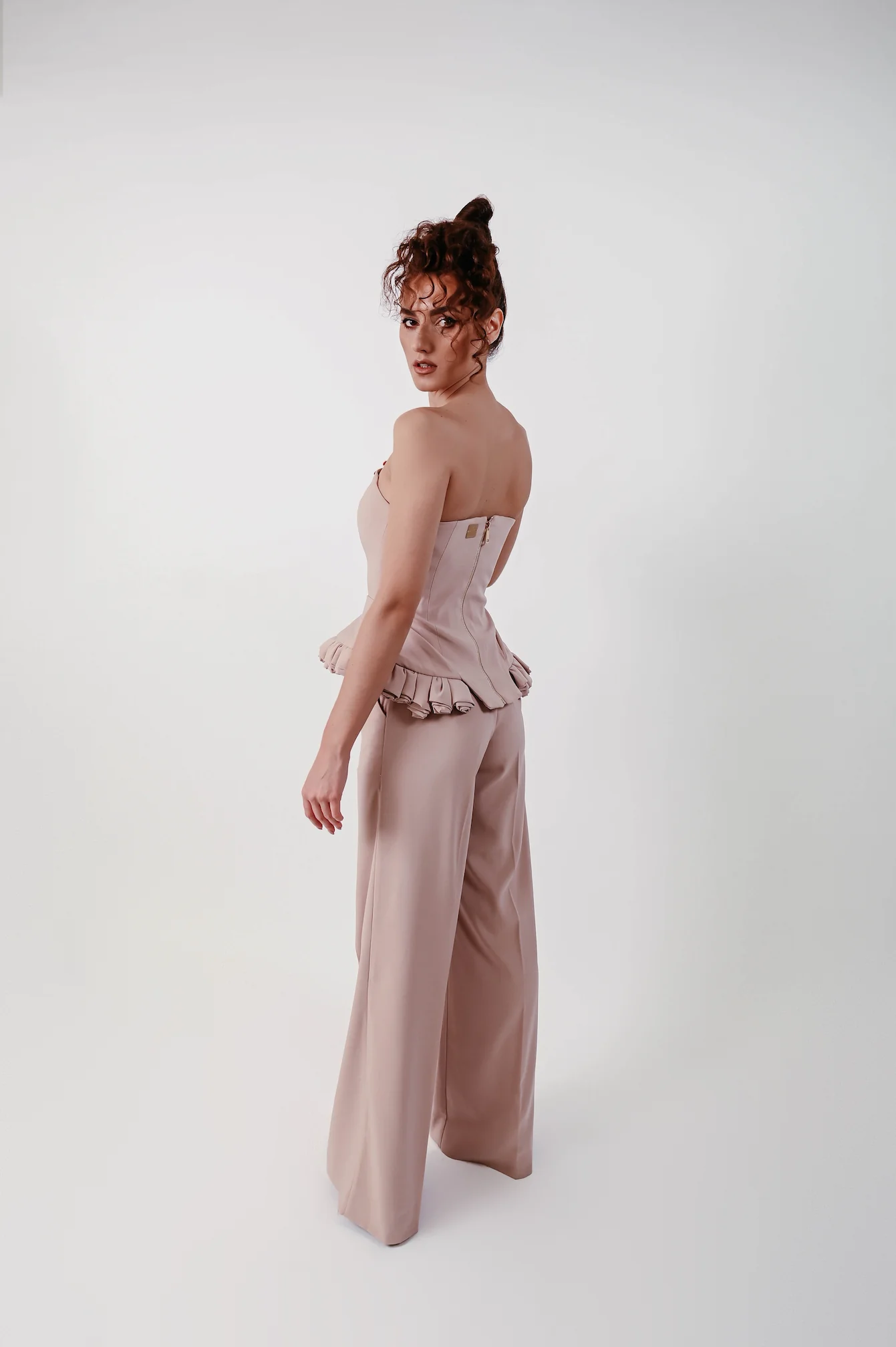 Model nosi Rose del Mar